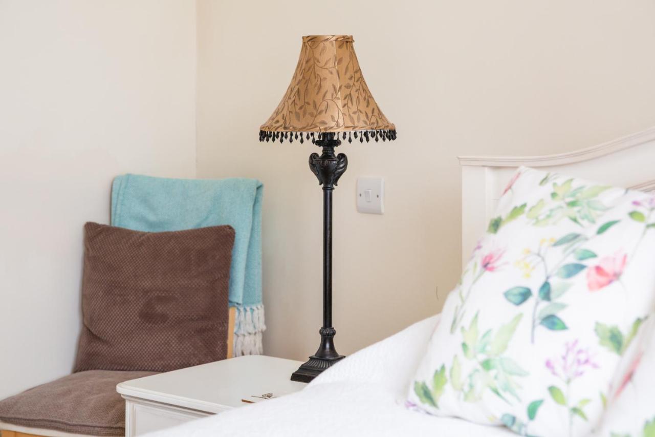 Higher Weddicott Barn Holiday Cottage - Self Catering تشاغفورد المظهر الخارجي الصورة