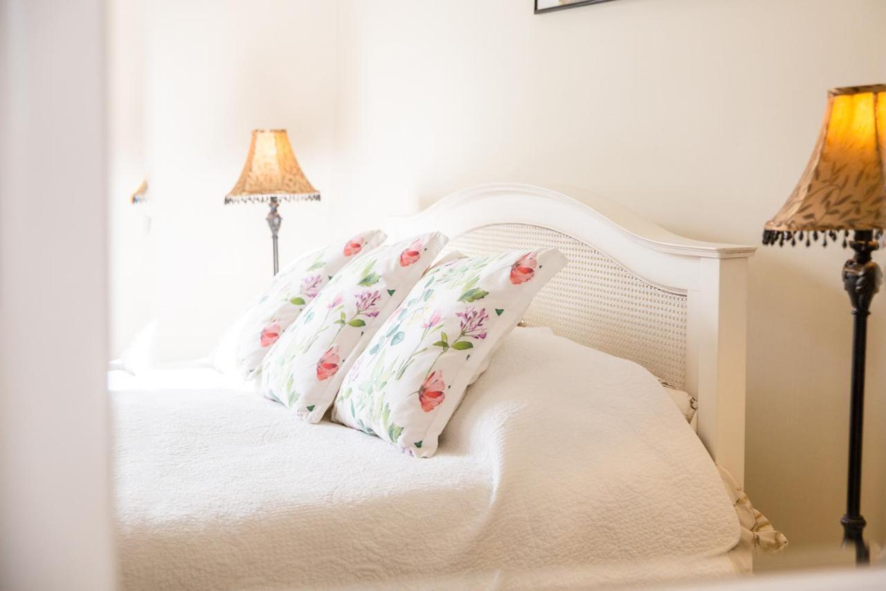 Higher Weddicott Barn Holiday Cottage - Self Catering تشاغفورد المظهر الخارجي الصورة
