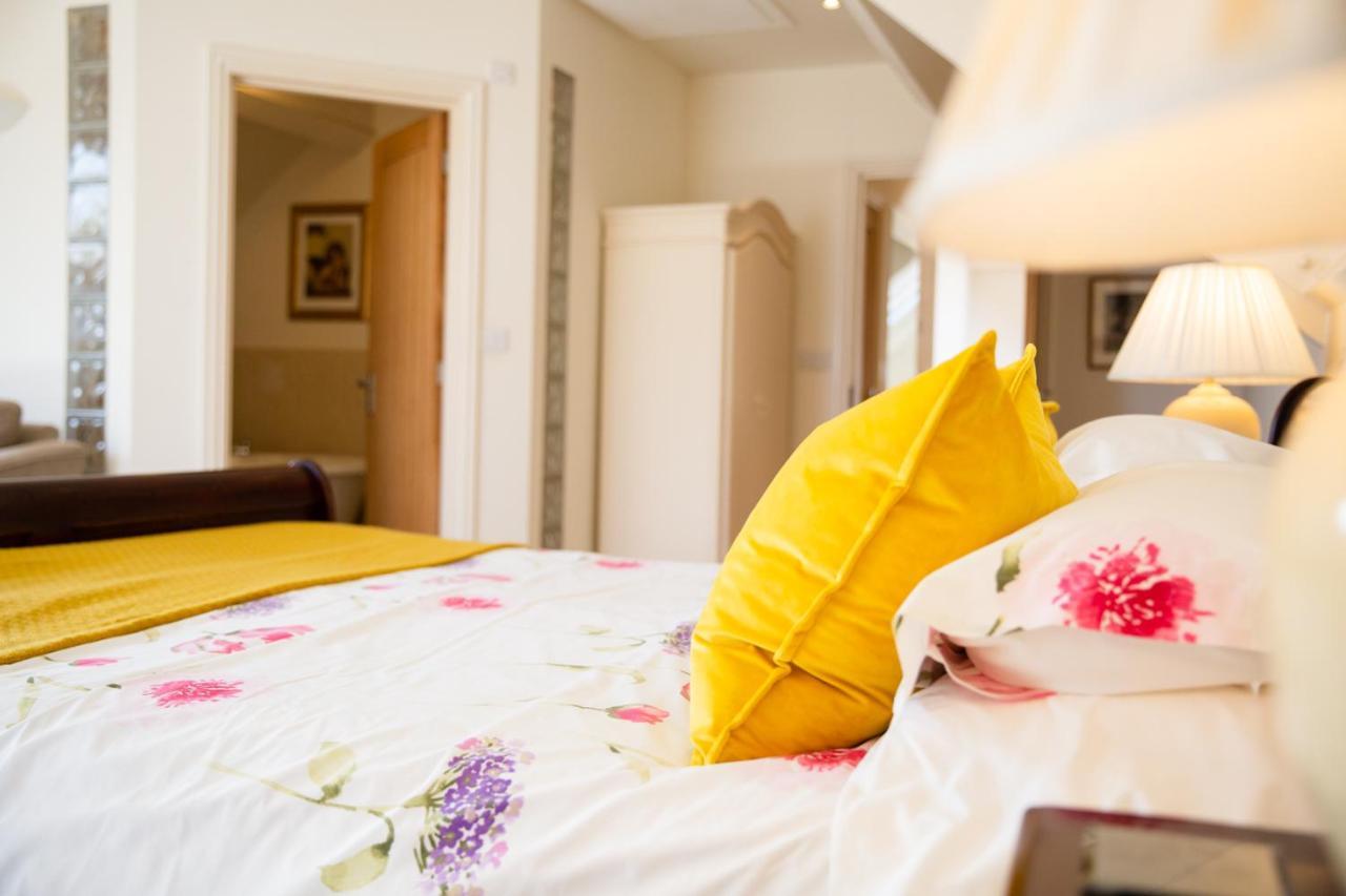 Higher Weddicott Barn Holiday Cottage - Self Catering تشاغفورد المظهر الخارجي الصورة