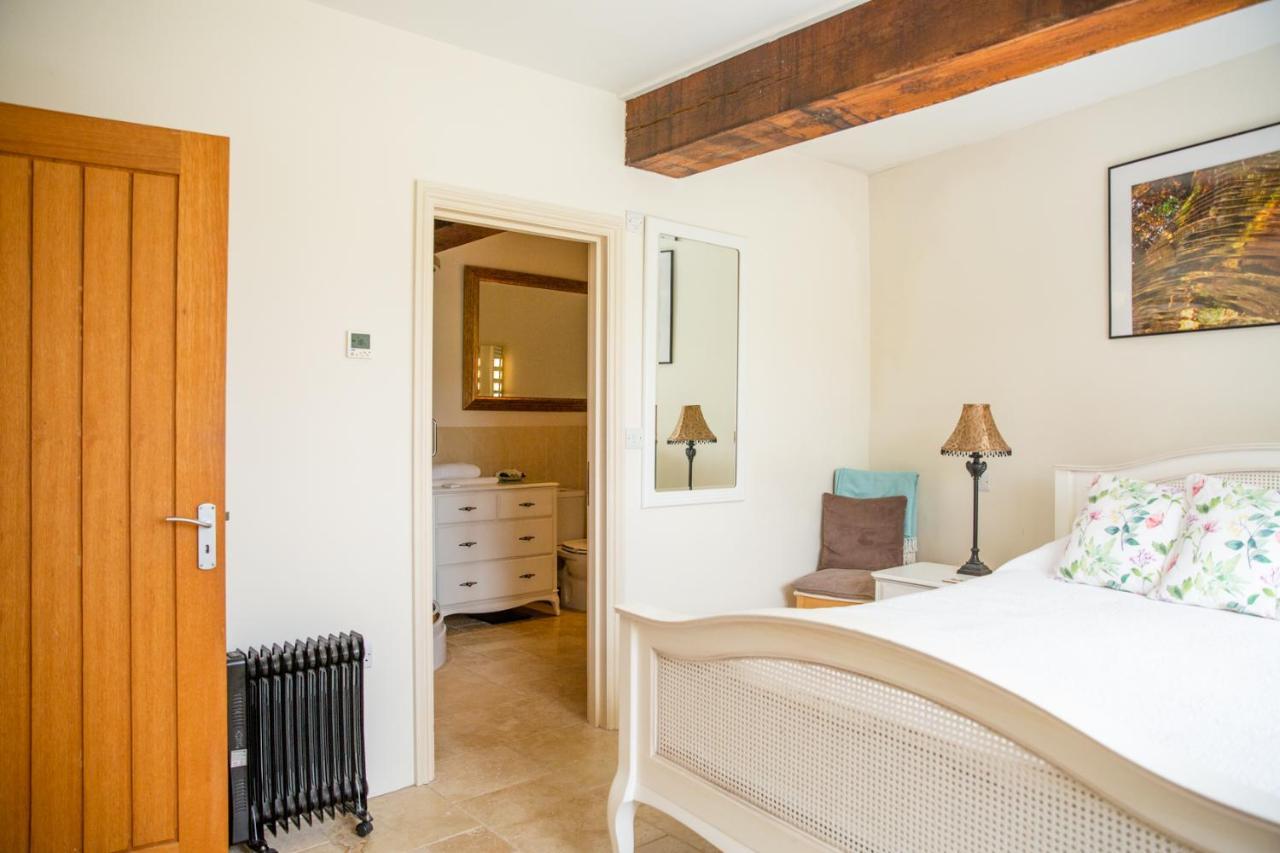Higher Weddicott Barn Holiday Cottage - Self Catering تشاغفورد المظهر الخارجي الصورة