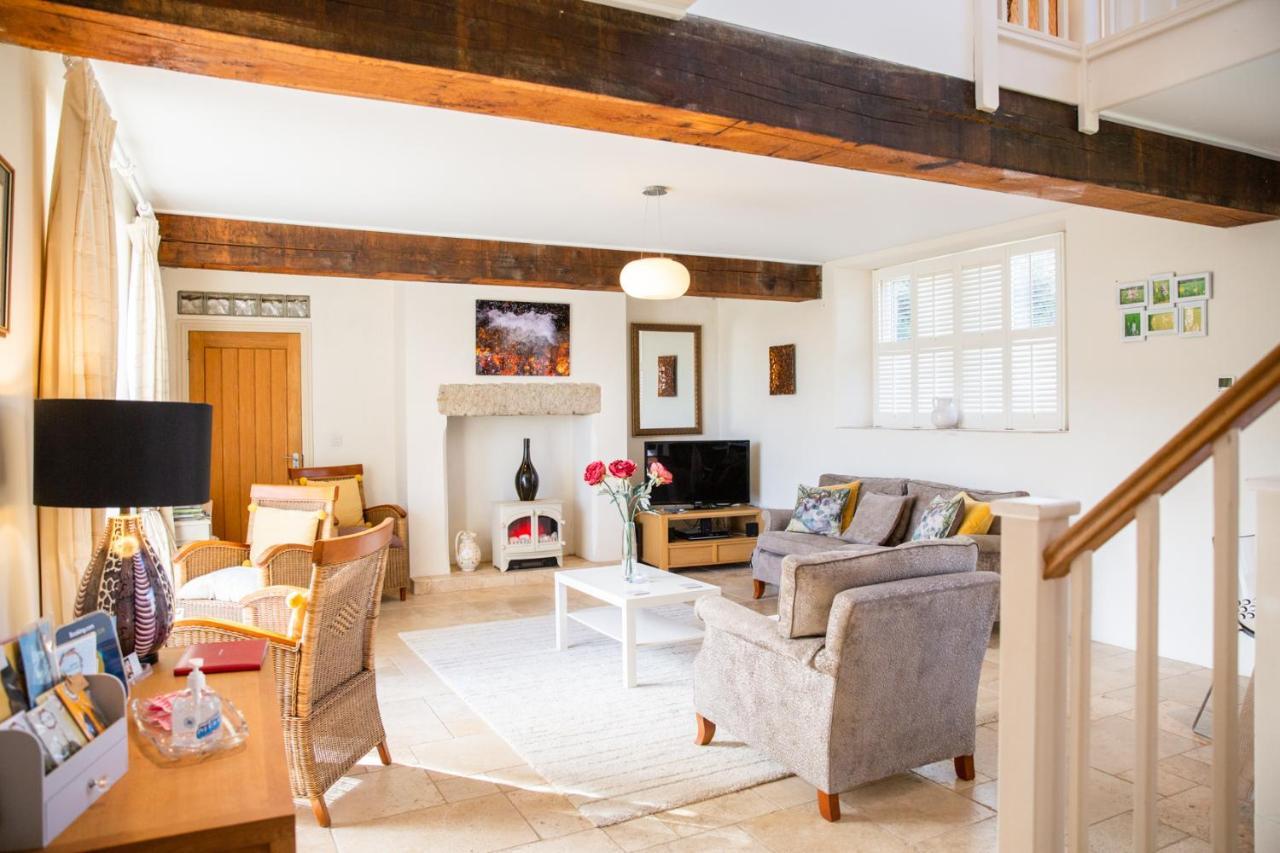 Higher Weddicott Barn Holiday Cottage - Self Catering تشاغفورد المظهر الخارجي الصورة