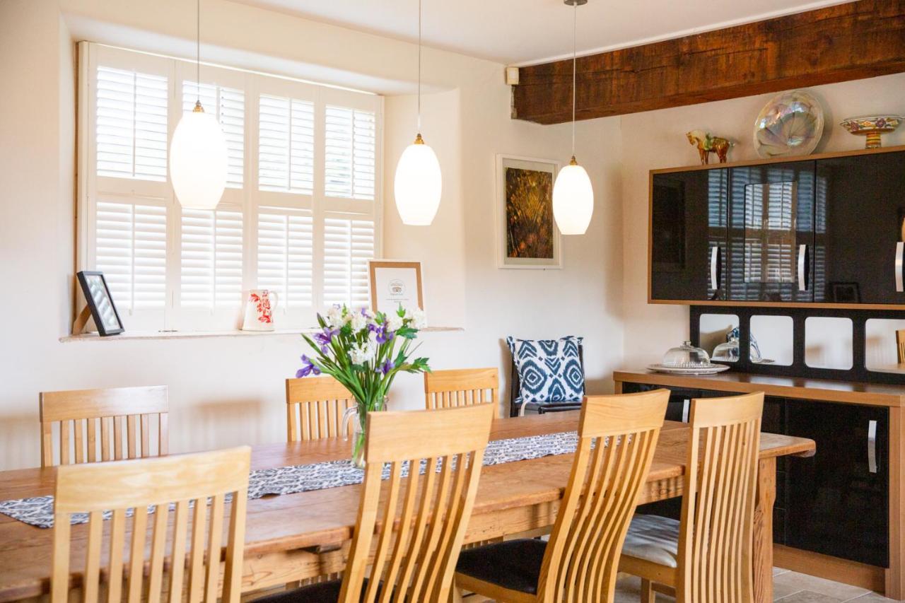 Higher Weddicott Barn Holiday Cottage - Self Catering تشاغفورد المظهر الخارجي الصورة