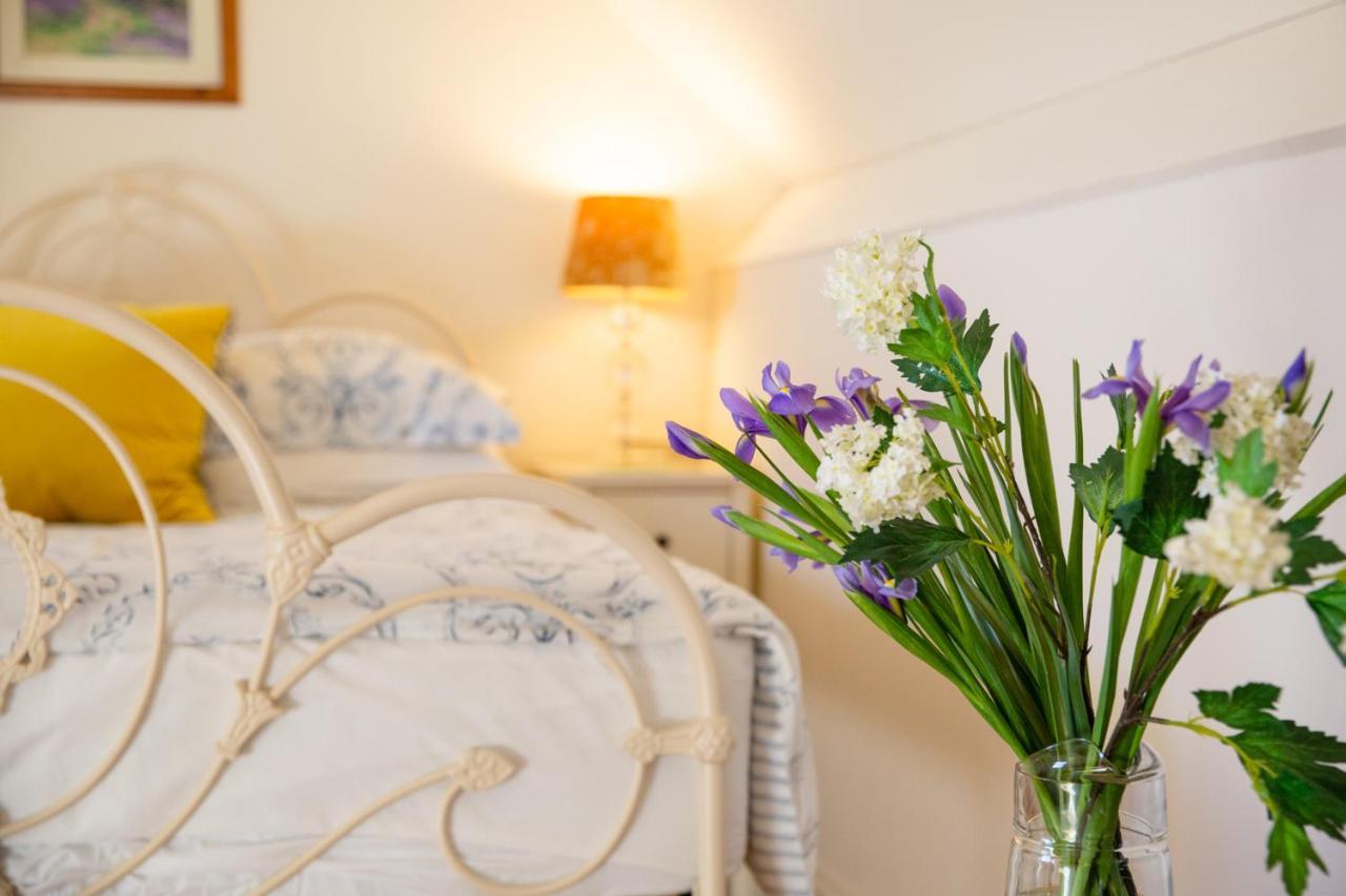 Higher Weddicott Barn Holiday Cottage - Self Catering تشاغفورد المظهر الخارجي الصورة