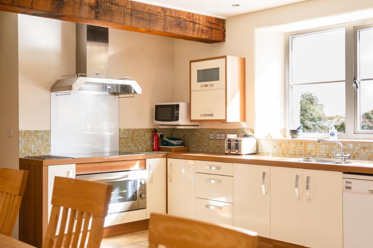 Higher Weddicott Barn Holiday Cottage - Self Catering تشاغفورد المظهر الخارجي الصورة